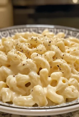 Irresistible Creamy Rich Mac and Cheese