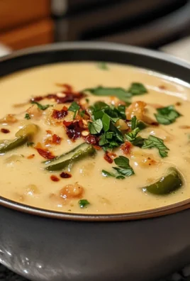 Irresistible Creamy Spicy Jalapeño Popper Soup