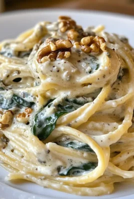 Irresistible Creamy Blue Cheese Pasta with Spinach & Walnuts